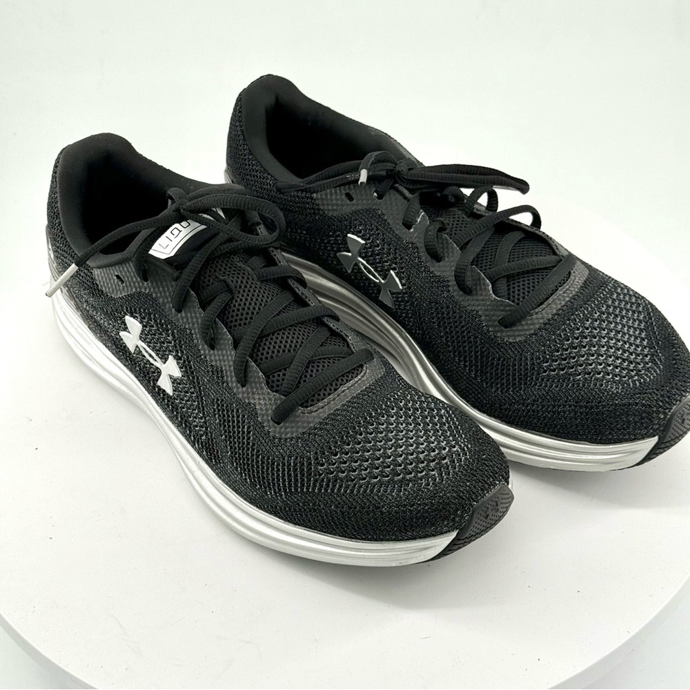 Under Armour Deluxe Black Sneakers - Picture 4 of 8